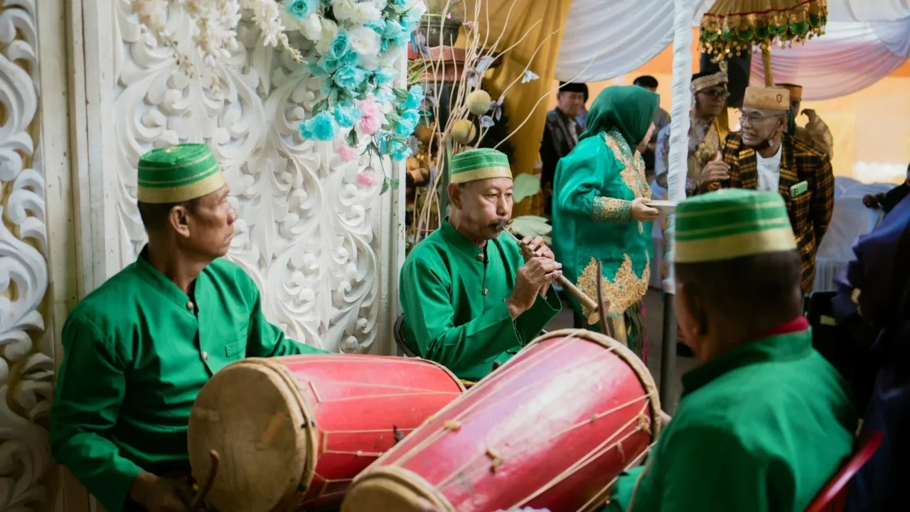 Warna Gaun Pengantin Selain Putih